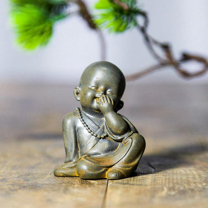Buddha Stones小さな瞑想僧 鉄粉 錆 鋳造樹脂像 机上装飾