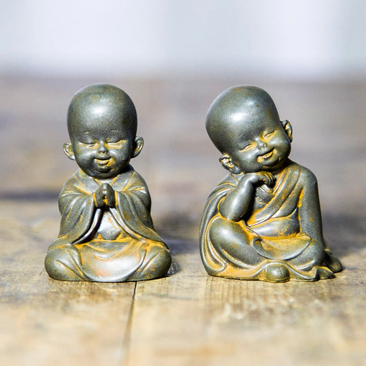 Buddha Stones小さな瞑想僧 鉄粉 錆 鋳造樹脂像 机上装飾 - image 1