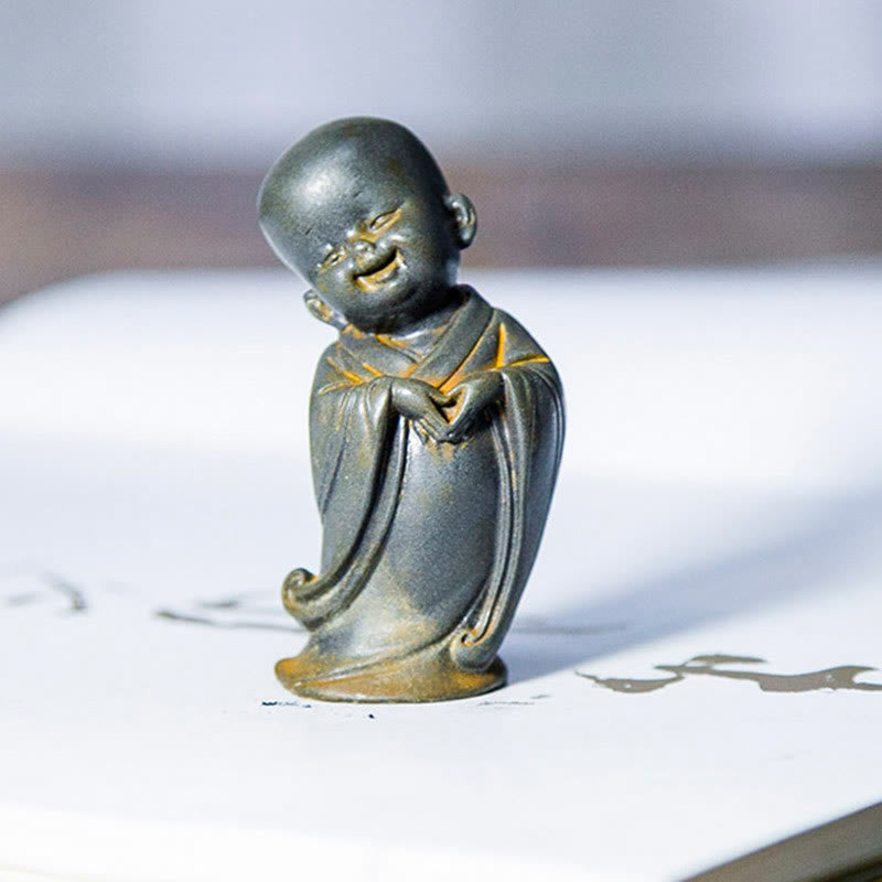 Buddha Stones小さな瞑想僧 鉄粉 錆 鋳造樹脂像 机上装飾