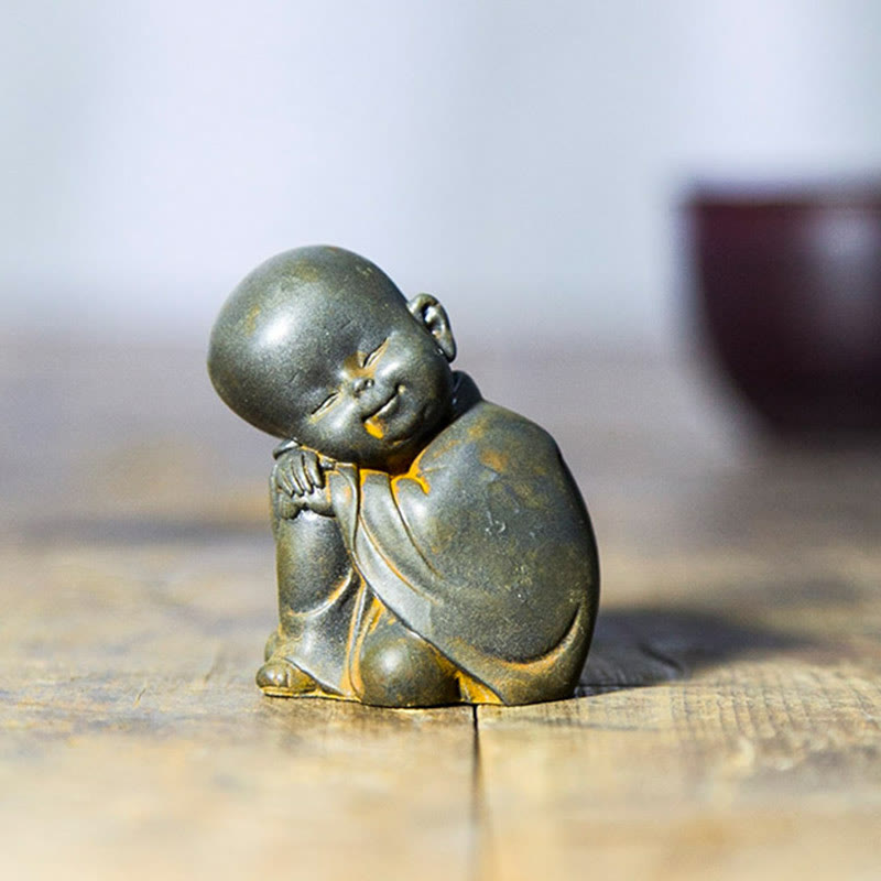 Buddha Stones小さな瞑想僧 鉄粉 錆 鋳造樹脂像 机上装飾