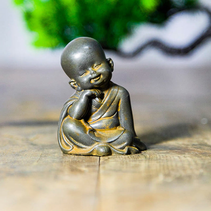Buddha Stones小さな瞑想僧 鉄粉 錆 鋳造樹脂像 机上装飾 - image 5