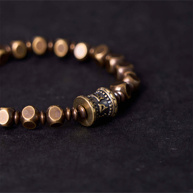 チベットのBuddha Stones、オーム・マニ・パドメ・フム彫刻銅真鍮お守りフォーカスブレスレット