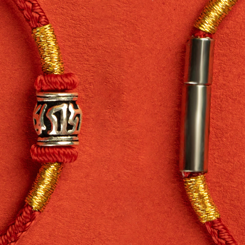 Buddha Stones赤紐と黒い糸 六つの真実の言葉 925スターリングシルバー 平和ブレスレット