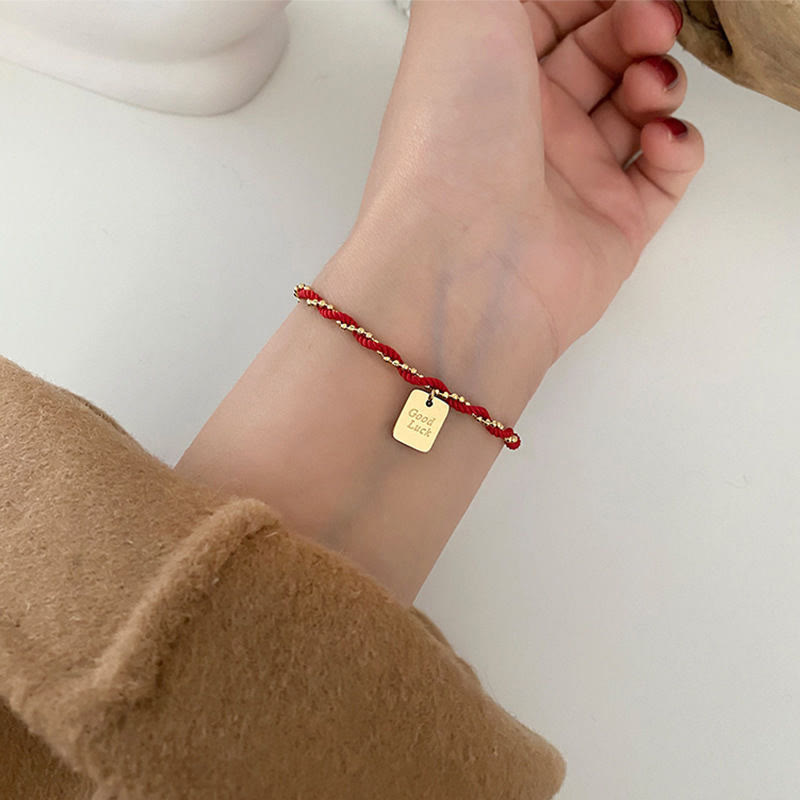 Buddha Stonesの赤い糸、金メッキ銅製、幸運の強さのブレスレット