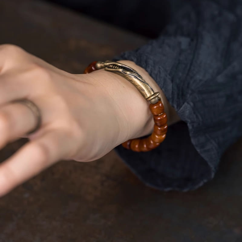 Buddha Stones骨ビーズ 銅製コーンペンダント 強さのブレスレット