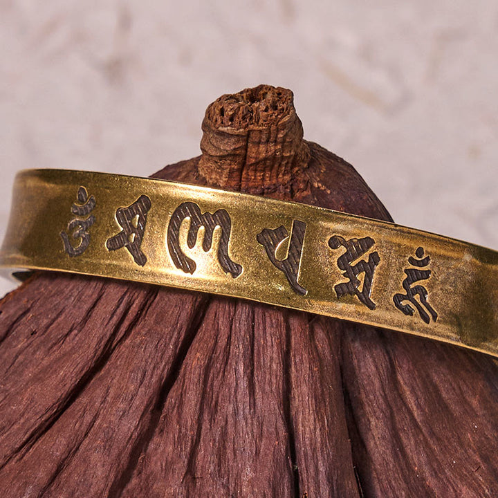 Buddha Stones六つの真実の言葉「om Mani Padme Hum」般若心経 銅 真鍮 内なる平和 カフブレスレット バングル