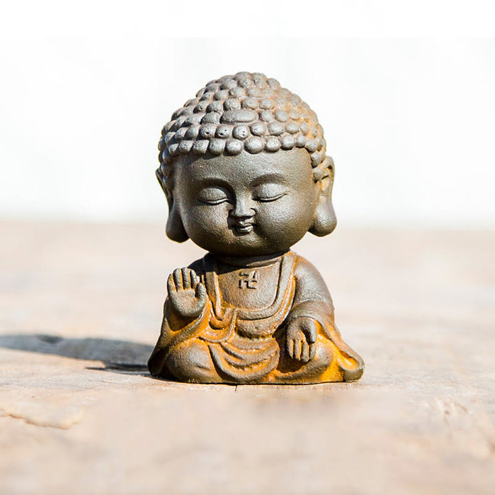 Buddha Stones小さな瞑想仏 鉄粉錆鋳造樹脂像 家の装飾 - 恐れ知らずの仏像 9*6.5*5.2cm - image 11