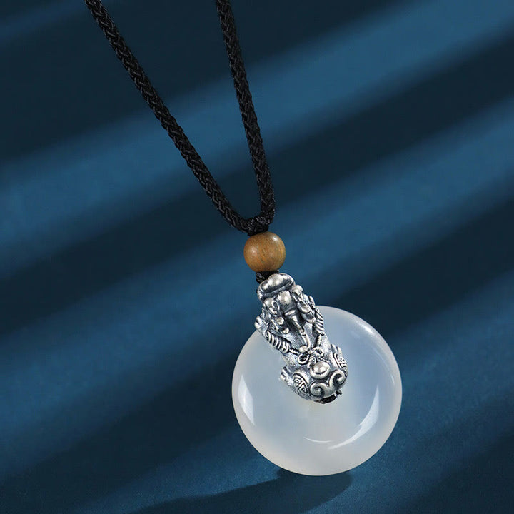 Buddha Stonesホワイトアゲート 999 スターリングシルバー ブラックオニキス グリーンサンダルウッド Pi Xiu平和のお守りチャーム六つの真実の言葉 ネックレス ペンダント - ホワイトアゲート 999スターリングシルバー グリーンサンダルウッド - image 4