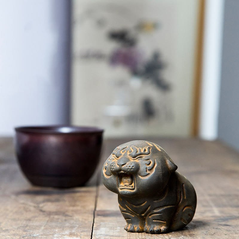 Buddha Stones ミニ虎の樹脂置物｜鉄粉入り・錆加工風インテリアオブジェ