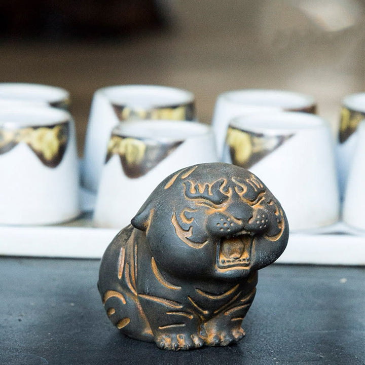 Buddha Stones ミニ虎の樹脂置物｜鉄粉入り・錆加工風インテリアオブジェ