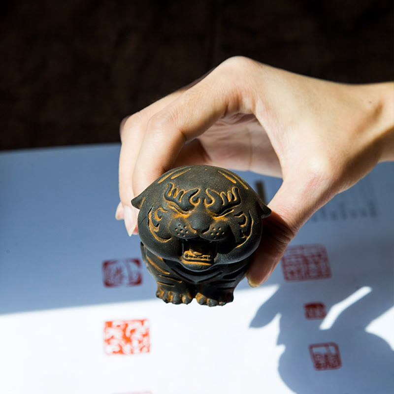 Buddha Stones ミニ虎の樹脂置物｜鉄粉入り・錆加工風インテリアオブジェ