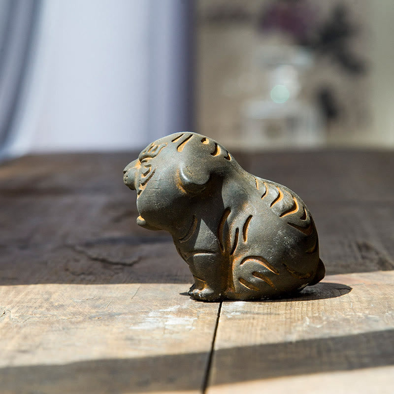 Buddha Stones ミニ虎の樹脂置物｜鉄粉入り・錆加工風インテリアオブジェ
