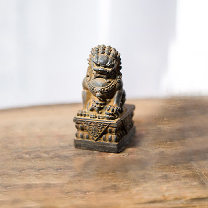 Buddha Stones手作り 獅子 福犬 鉄粉 錆 鋳造 樹脂 像 魔除け 守護 家の装飾