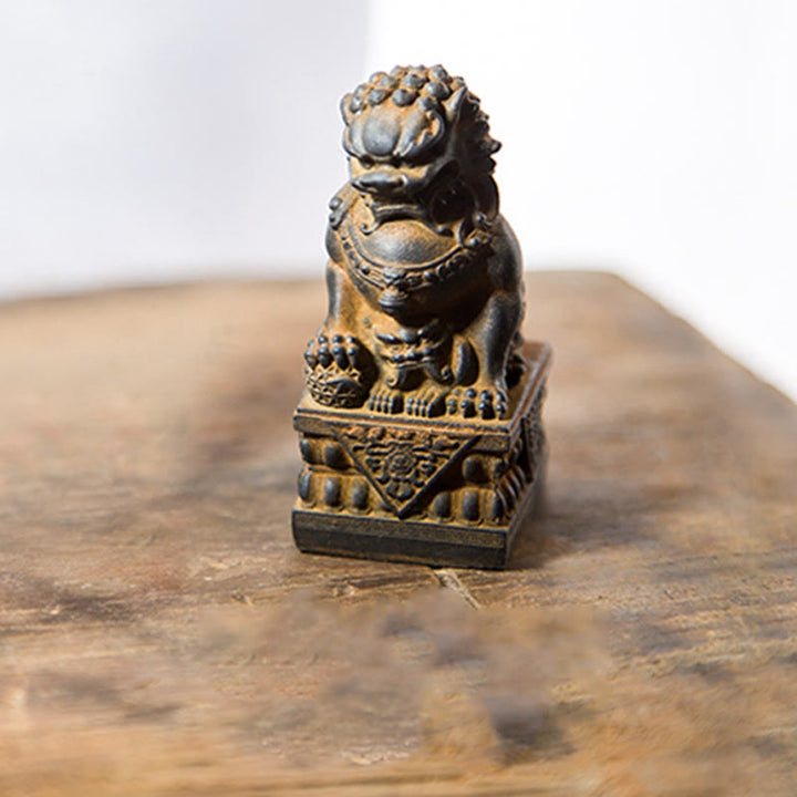 Buddha Stones手作り 獅子 福犬 鉄粉 錆 鋳造 樹脂 像 魔除け 守護 家の装飾