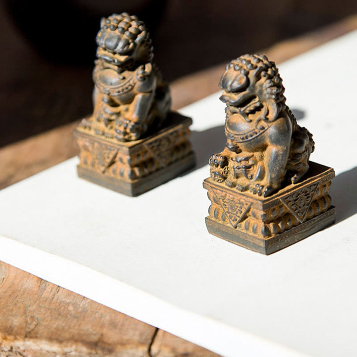Buddha Stones手作り 獅子 福犬 鉄粉 錆 鋳造 樹脂 像 魔除け 守護 家の装飾