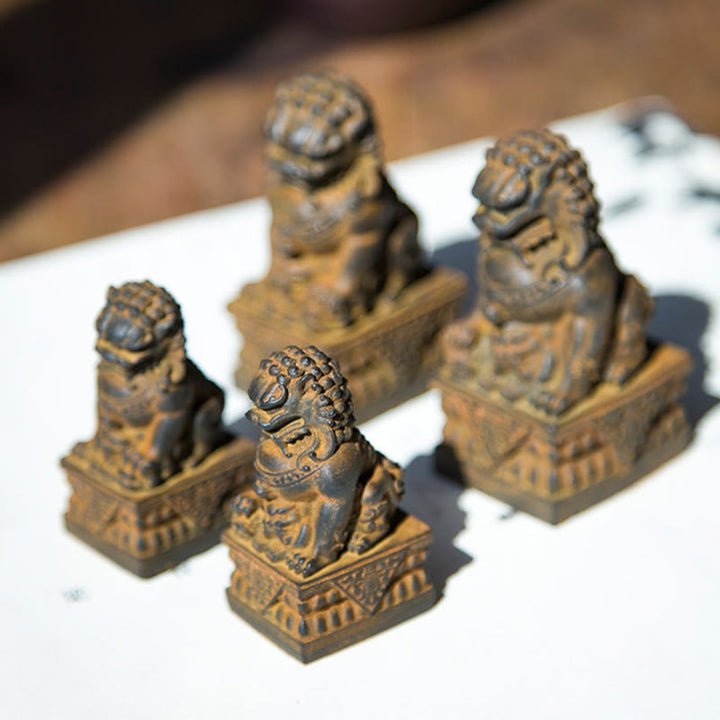 Buddha Stones手作り 獅子 福犬 鉄粉 錆 鋳造 樹脂 像 魔除け 守護 家の装飾