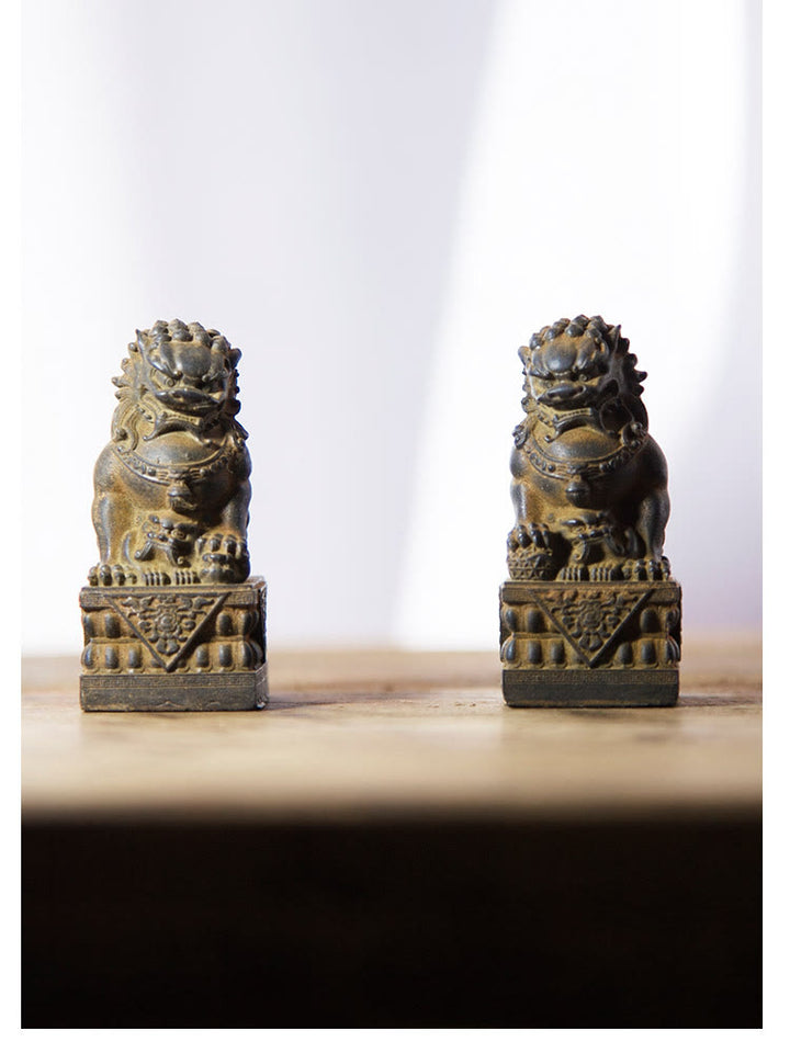 Buddha Stones手作り 獅子 福犬 鉄粉 錆 鋳造 樹脂 像 魔除け 守護 家の装飾