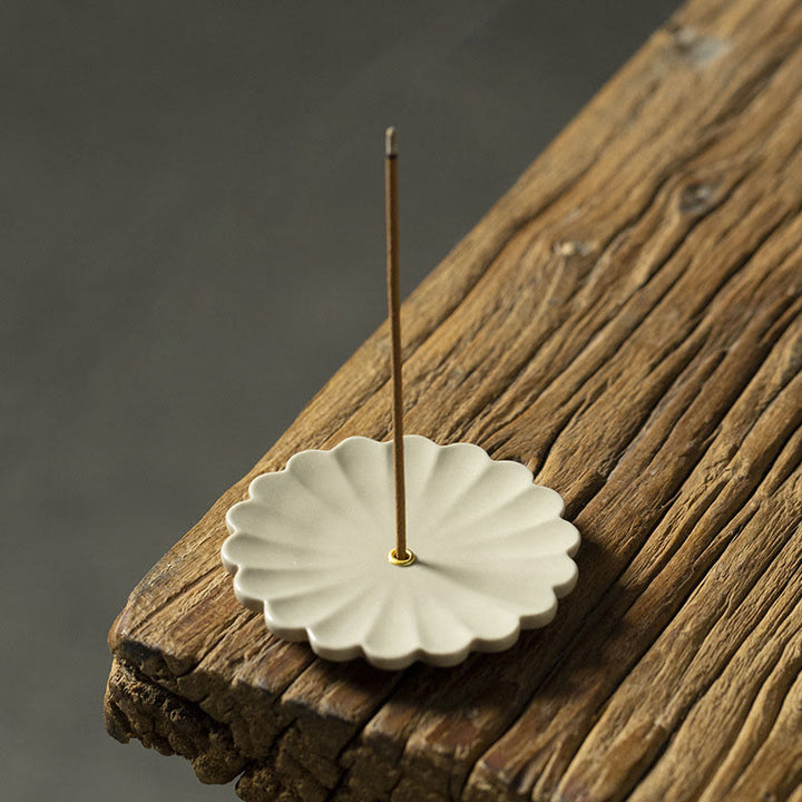 Buddha Stones蓮 桜 梅 菊 癒し 陶器 香炉 装飾 - 菊 6.7×6.7×0.4cm - image 7