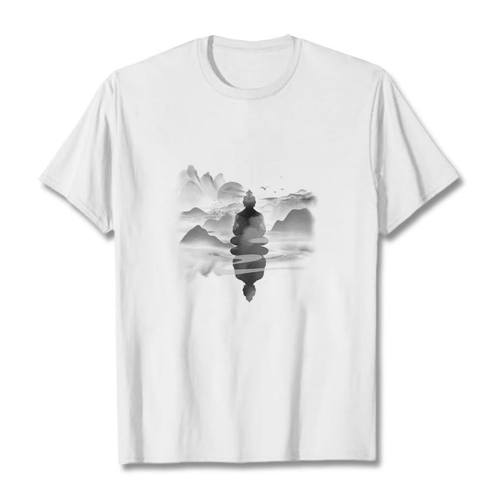 Buddha Stones、山に座る瞑想仏陀の模様のコットンTシャツ - 白 - 2XL - image 5