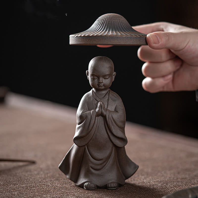 Buddha Stones小さな茶色の僧侶の帽子のストレーナー 陶器のティーアクセサリーの置物 禅の家の机の装飾