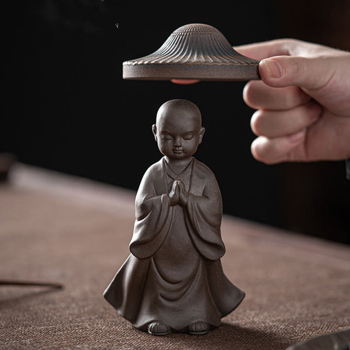 Buddha Stones小さな茶色の僧侶の帽子のストレーナー 陶器のティーアクセサリーの置物 禅の家の机の装飾