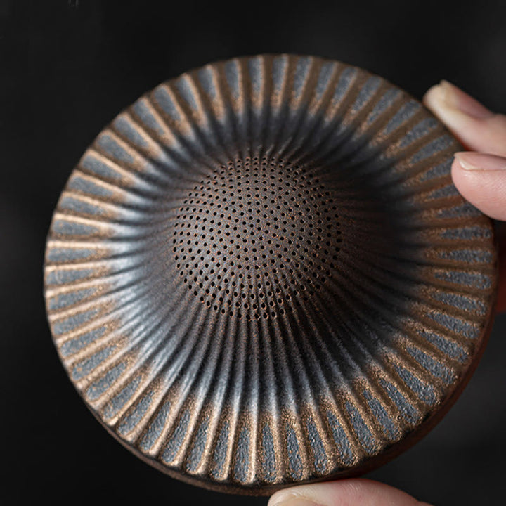 Buddha Stones小さな茶色の僧侶の帽子のストレーナー 陶器のティーアクセサリーの置物 禅の家の机の装飾