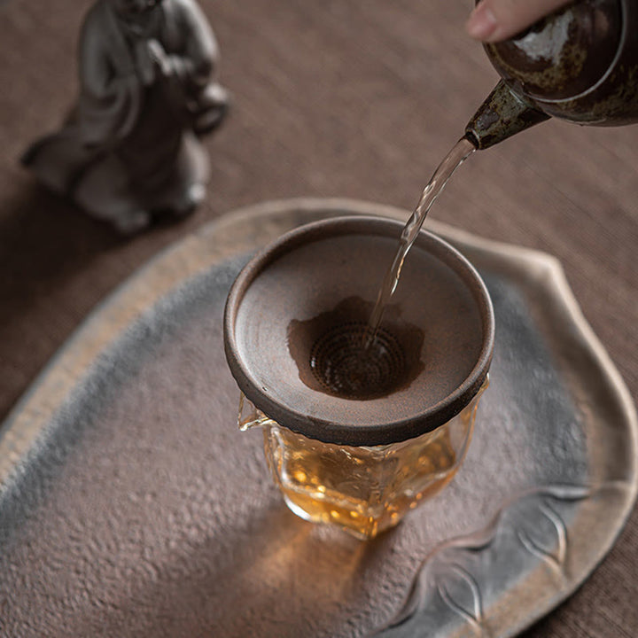Buddha Stones小さな茶色の僧侶の帽子のストレーナー 陶器のティーアクセサリーの置物 禅の家の机の装飾