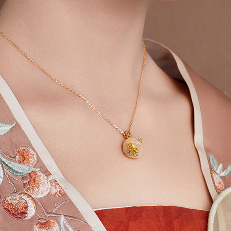 Buddha Stonesナチュラル 925 スターリングシルバー ホワイトカルセドニー ピースバックル ピーチブロッサム バタフライ ポジティブネックレス ペンダント