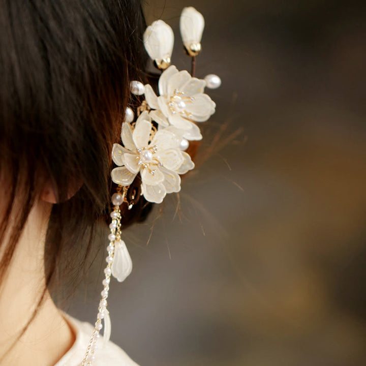 Buddha Stonesのクラシカルなマグノリアタッセルサイドヘアクリップ