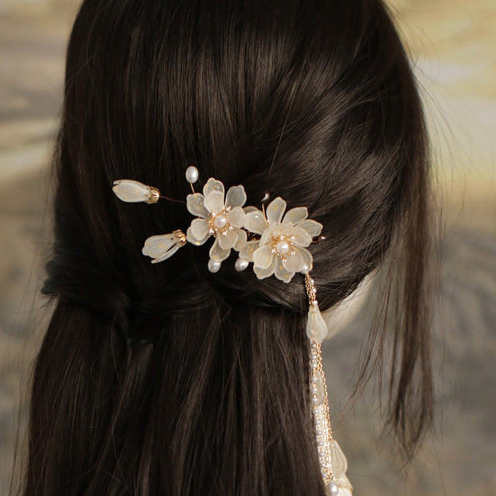 Buddha Stonesのクラシカルなマグノリアタッセルサイドヘアクリップ