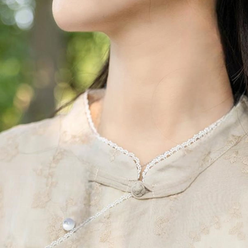 Buddha Stonesカジュアル刺繍入り斜め襟スタンドカラー半袖デザインラミーミディド​​レス（ポケット付き） - image 4