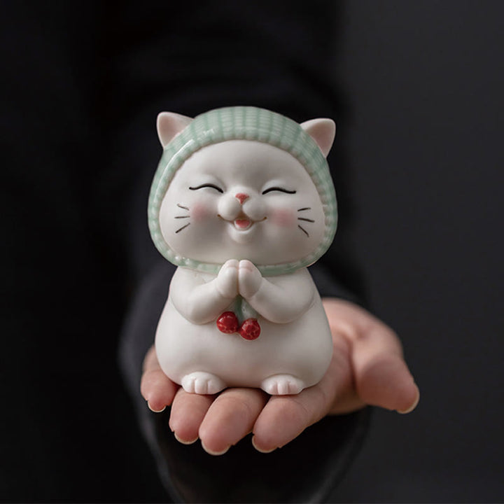 Buddha Stones幸運のかわいい猫のスカーフを巻いた陶器の置物装飾 - 猫 5.7*6.4*9.1cm - image 0