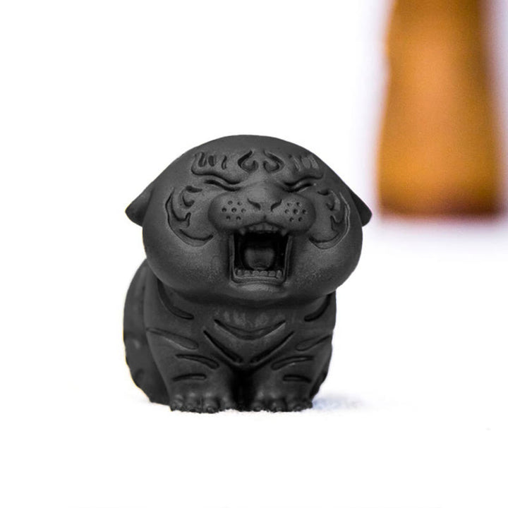 Buddha Stones ミニ虎の樹脂置物｜鉄粉入り・錆加工風インテリアオブジェ