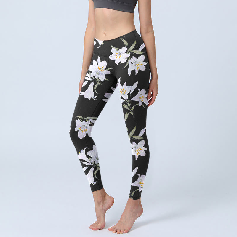 Buddha Stonesブラック ユリ 花 葉柄 プリント ジムレギンス レディース ヨガパンツ - 黒 - US18、 UK/AU22、 EU50 (4XL) - image 1