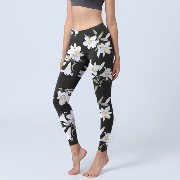 Buddha Stonesブラック ユリ 花 葉柄 プリント ジムレギンス レディース ヨガパンツ - 黒 - US18、 UK/AU22、 EU50 (4XL) - image 1