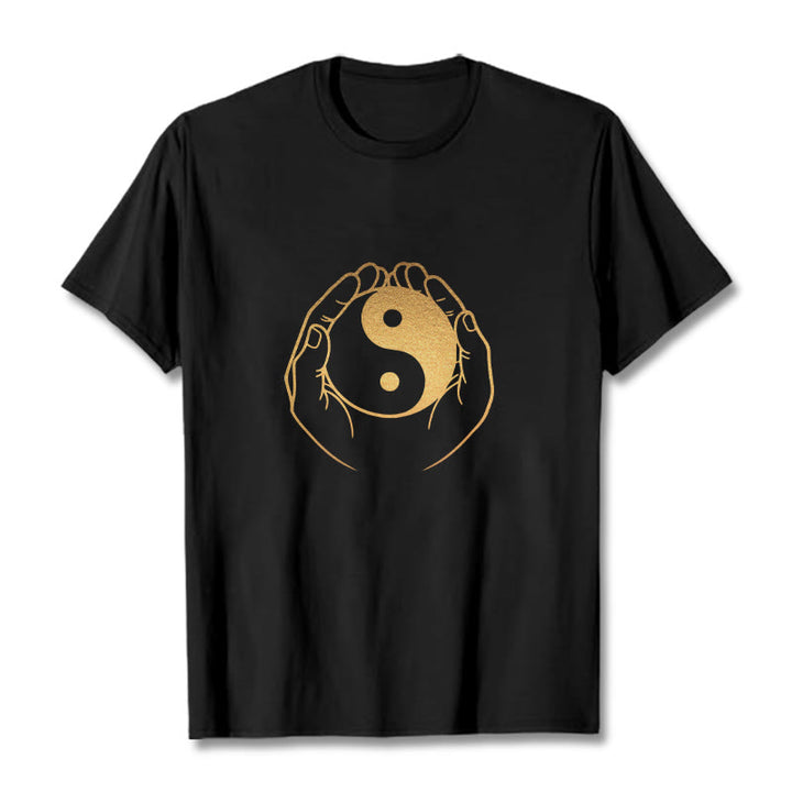 黄金の陰陽を握るBuddha Stonesの手Tシャツ - 黒 - 2XL - image 0