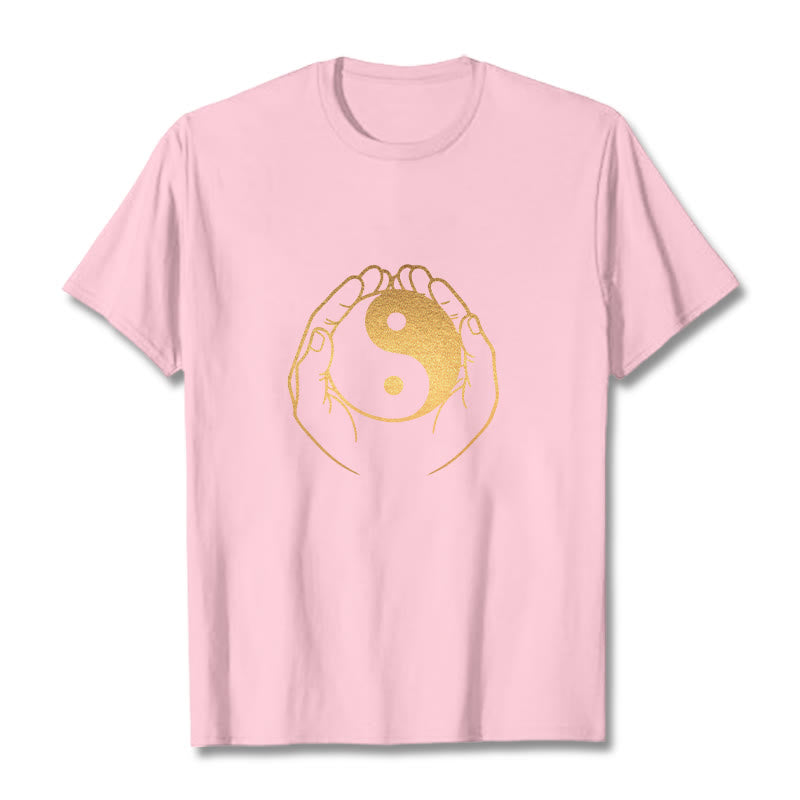 黄金の陰陽を握るBuddha Stonesの手Tシャツ - ライトピンク - 2XL - image 16
