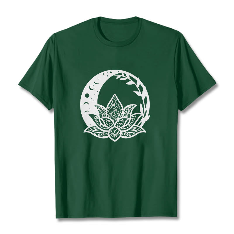 Buddha Stones、蓮の花、太陽、月、絡み合う蔓のTシャツ - フォレストグリーン - 2XL - image 11