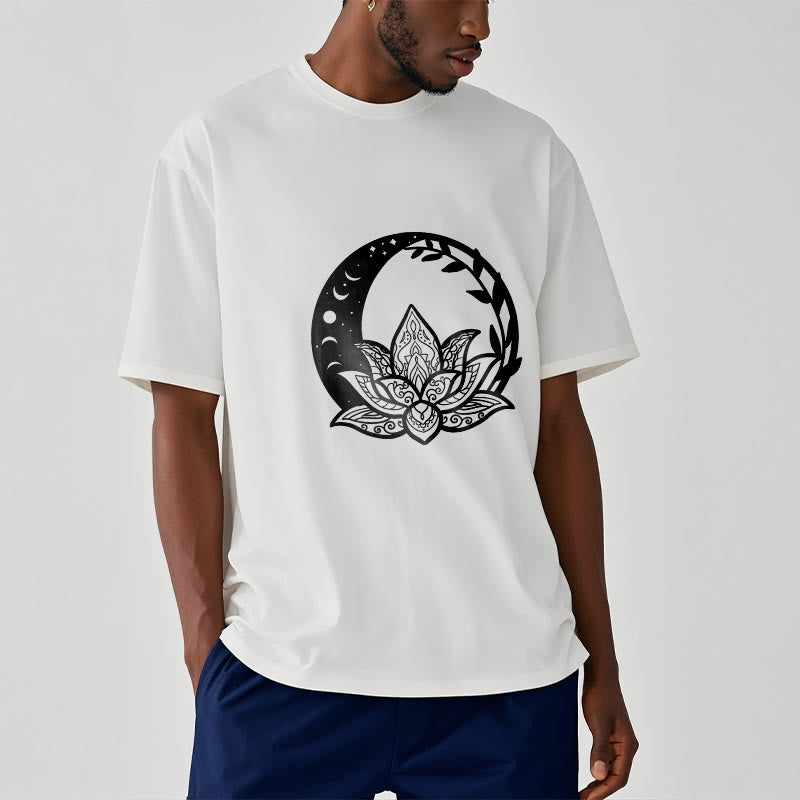 Buddha Stones、蓮の花、太陽、月、絡み合う蔓のTシャツ - image 1