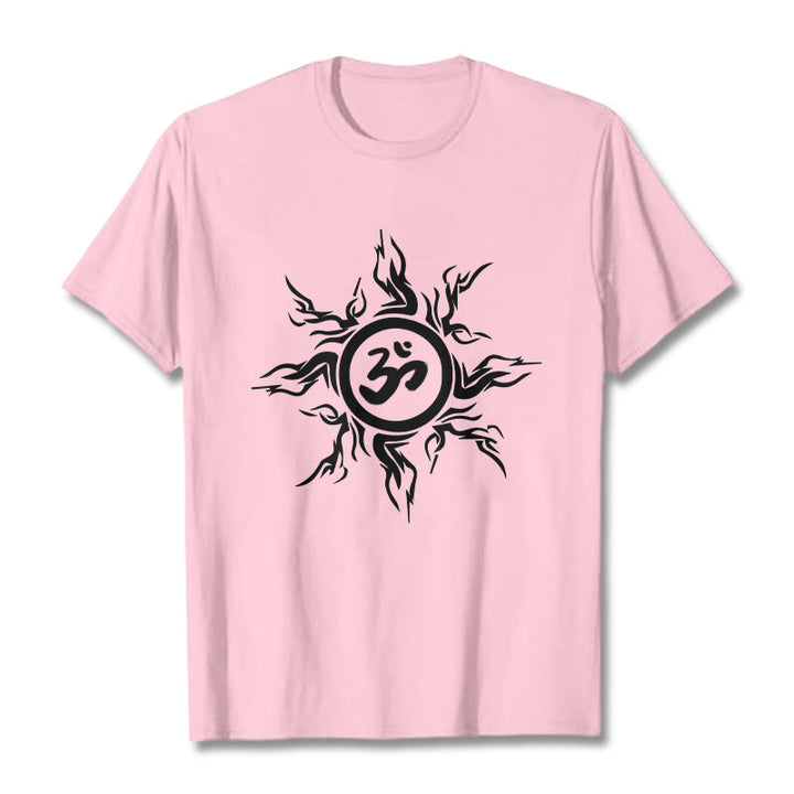 オームシンボルを囲むBuddha Stonesのサンバースト模様のコットンTシャツ - ライトピンク - 2XL - image 13