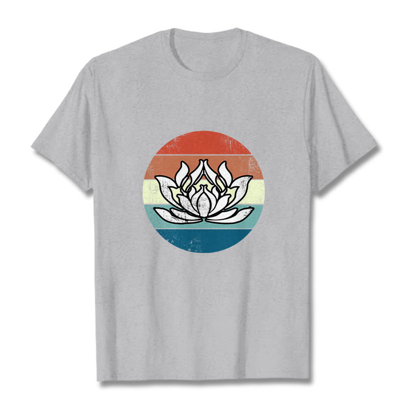 Buddha Stonesと蓮の花のカラフルなストライプ柄コットンTシャツ - ライトグレー - 2XL - image 20