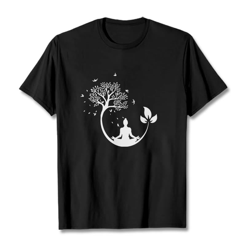 Buddha Stones、木の中で瞑想する仏陀の模様のコットンTシャツ - 黒 - 2XL - image 4