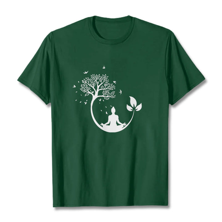 Buddha Stones、木の中で瞑想する仏陀の模様のコットンTシャツ - フォレストグリーン - 2XL - image 10