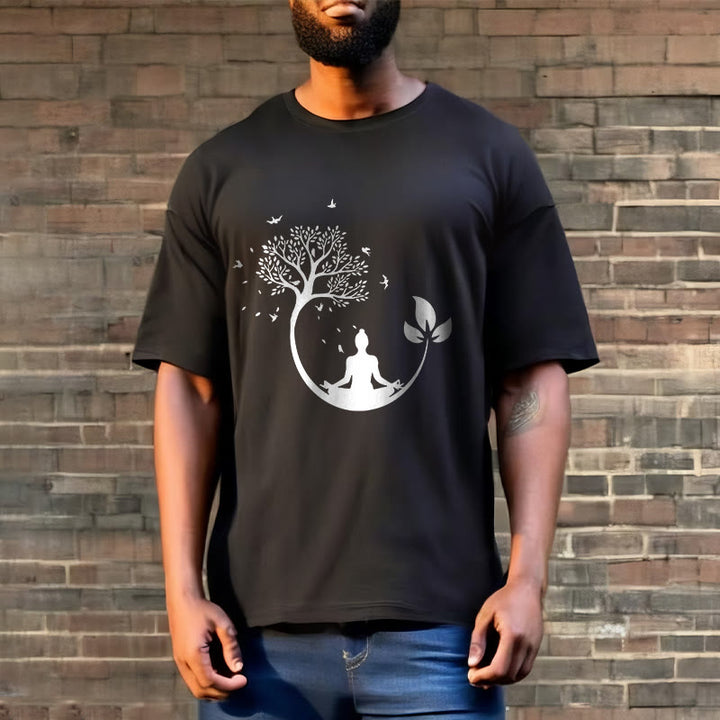 Buddha Stones、木の中で瞑想する仏陀の模様のコットンTシャツ - image 7