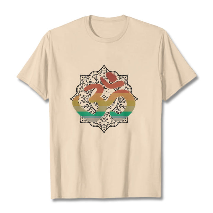 Buddha Stonesのグラデーションカラーのオームサンスクリットマンダラ背景パターンコットンTシャツ - ビスク - 2XL - image 10