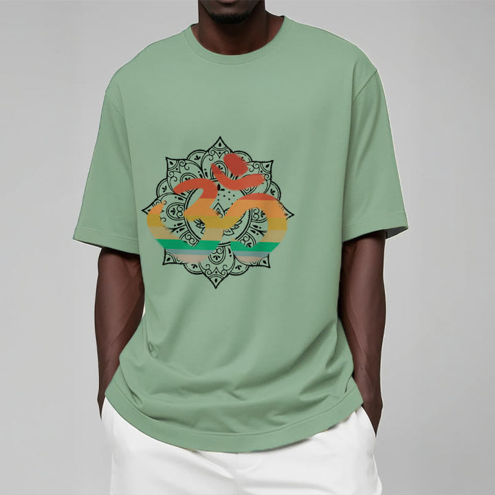 Buddha Stonesのグラデーションカラーのオームサンスクリットマンダラ背景パターンコットンTシャツ - image 15