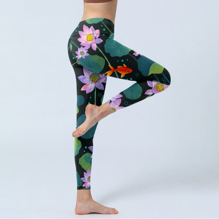 Buddha Stones、薄紫色の蓮の花、蓮の葉、鯉の模様プリントのジムレギンス、レディースヨガパンツ - image 5