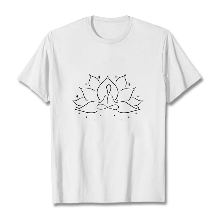 Buddha Stonesと蓮の花の瞑想ヨガのポーズデザインTシャツ - 白 - 2XL - image 8