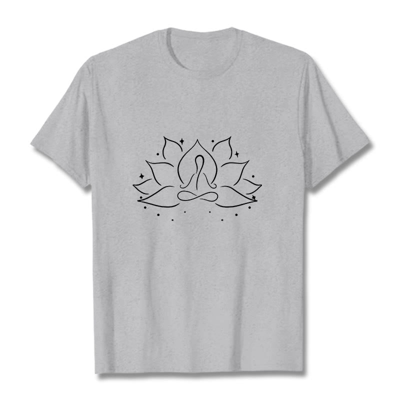 Buddha Stonesと蓮の花の瞑想ヨガのポーズデザインTシャツ - ライトグレー - 2XL - image 19
