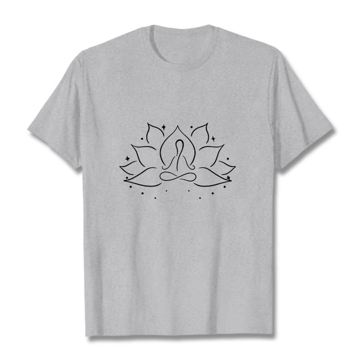 Buddha Stonesと蓮の花の瞑想ヨガのポーズデザインTシャツ - ライトグレー - 2XL - image 19